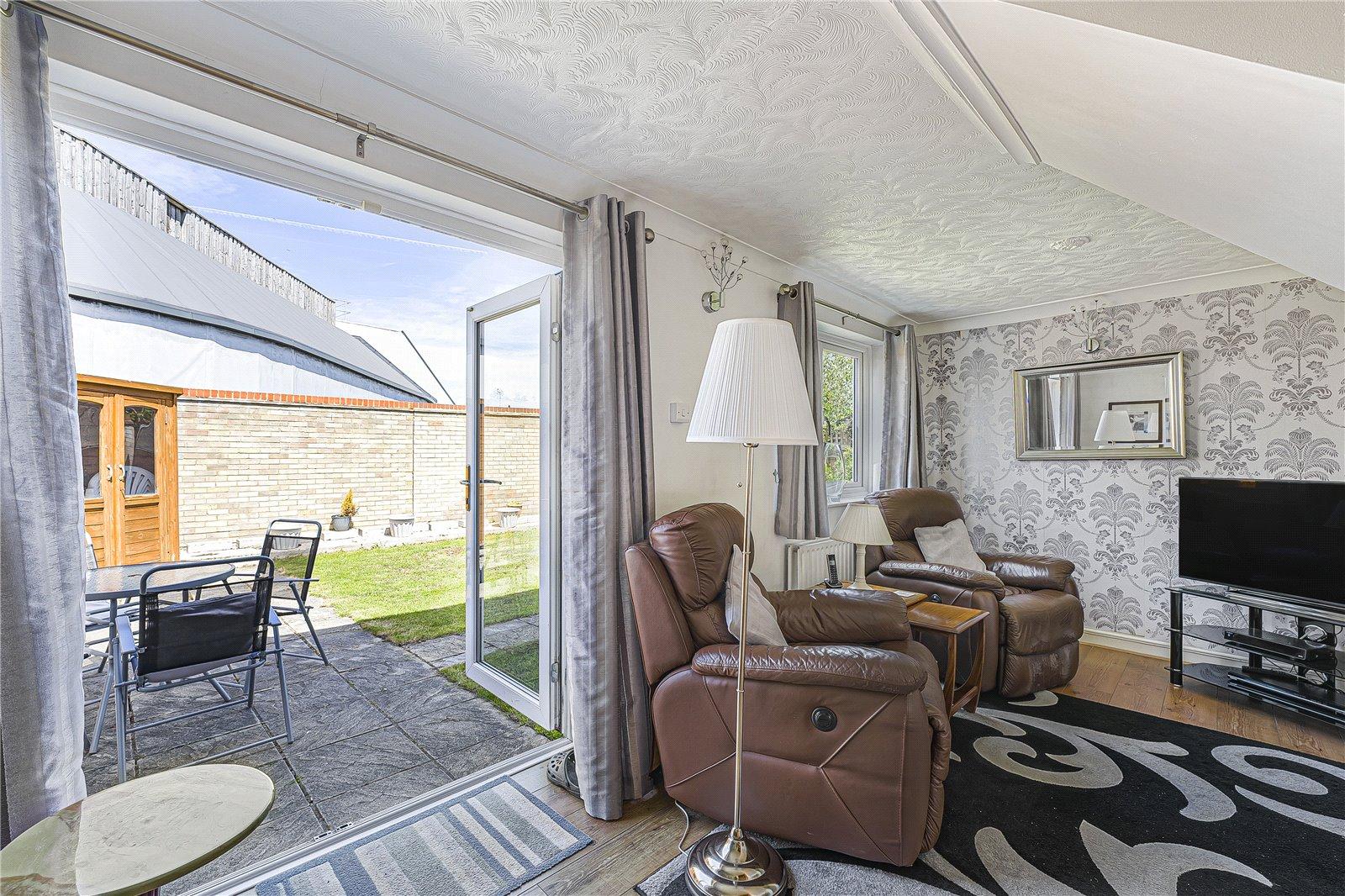4 bedroom bungalow for sale in Welling | Robinson Jackson