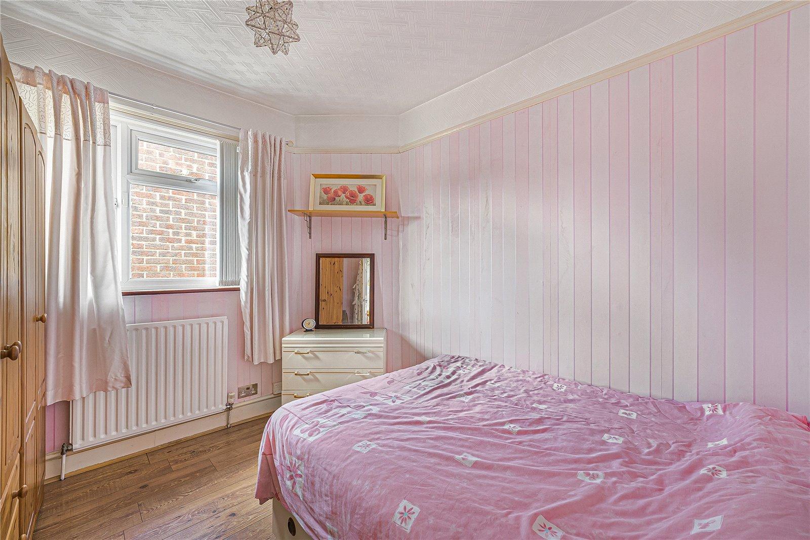 4 bedroom bungalow for sale in Welling | Robinson Jackson