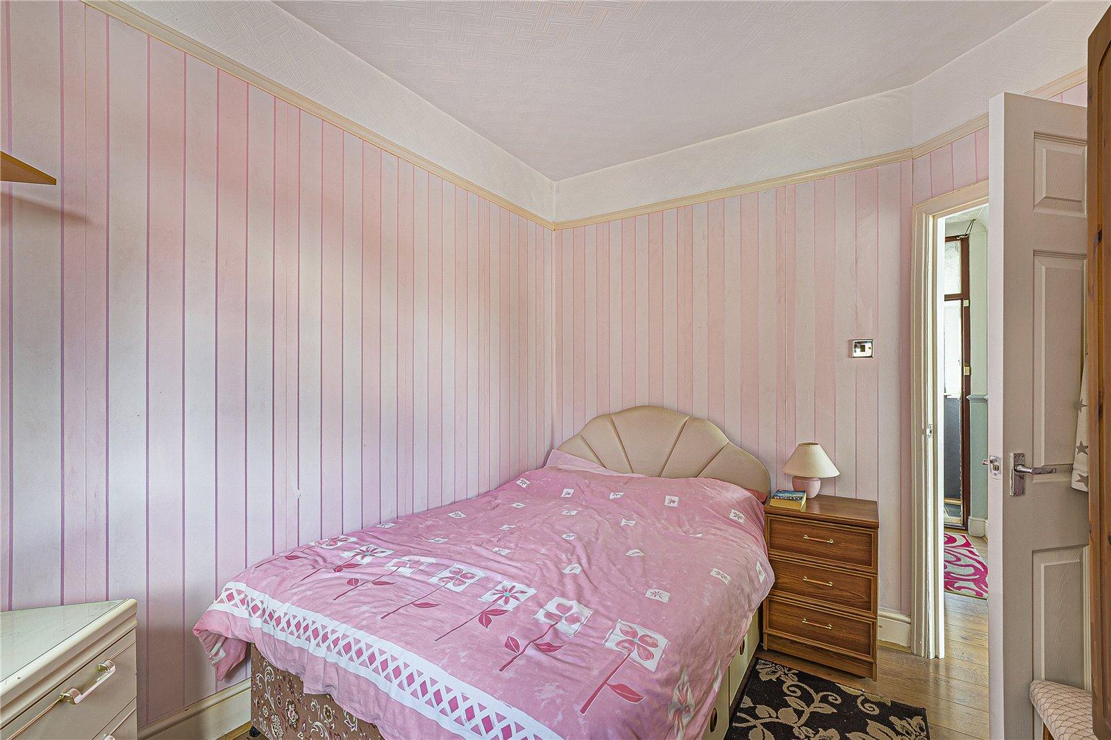 4 bedroom bungalow for sale in Welling | Robinson Jackson
