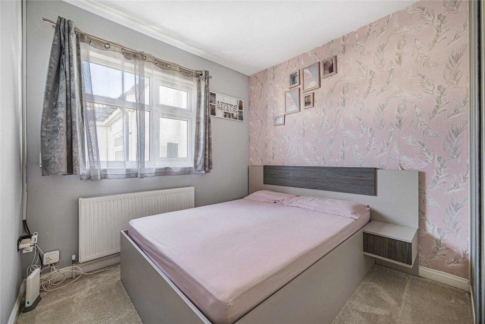 4 bedroom bungalow for sale in Welling | Robinson Jackson