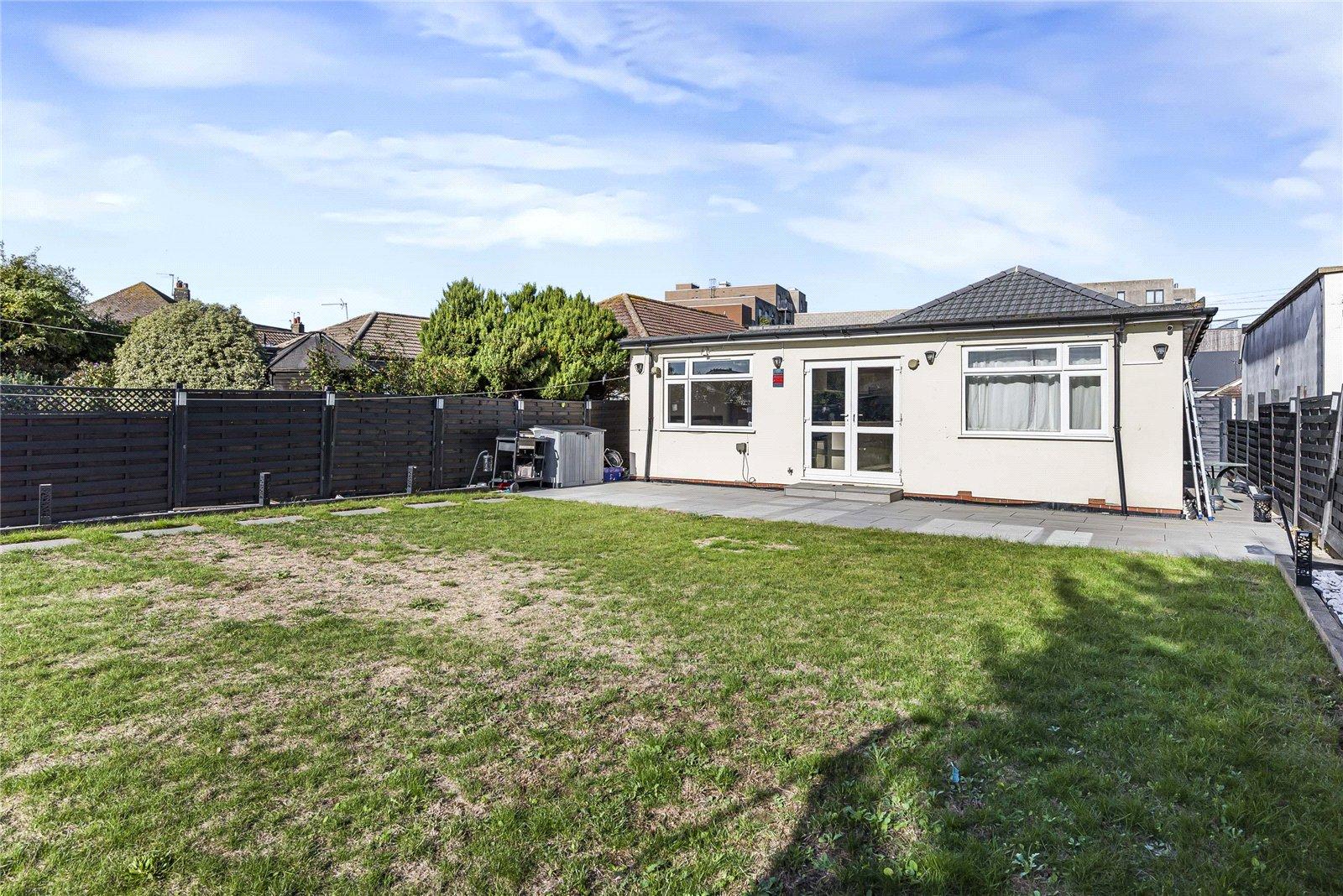 4 bedroom bungalow for sale in Welling | Robinson Jackson