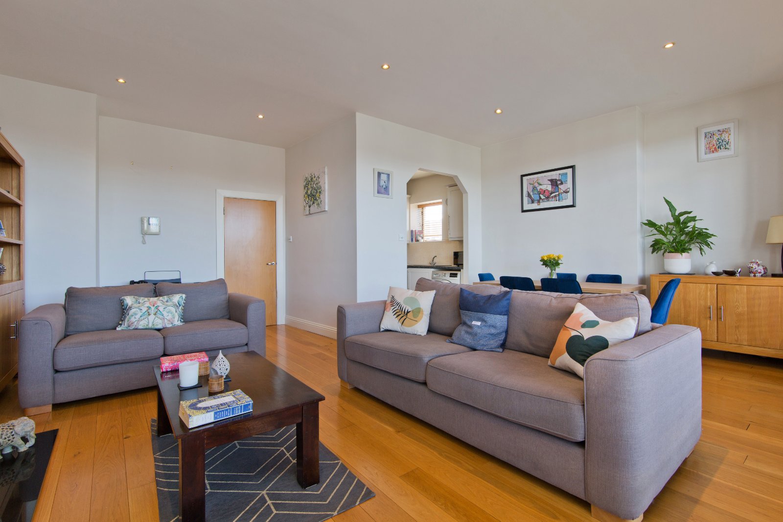 136 The Oval, Tullyvale, Cabinteely, Dublin 18, D18WT21 - DNG Estate Agents
