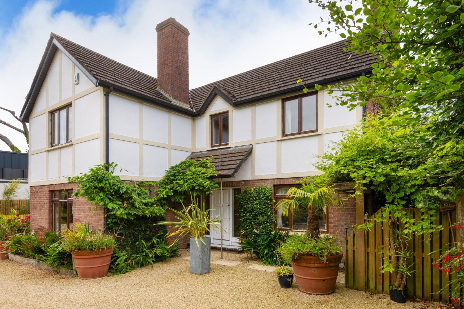 Holly Lodge, 1 Cenacle Grove, Killiney, Co Dublin, A96RX93 - DNG Estate Agents