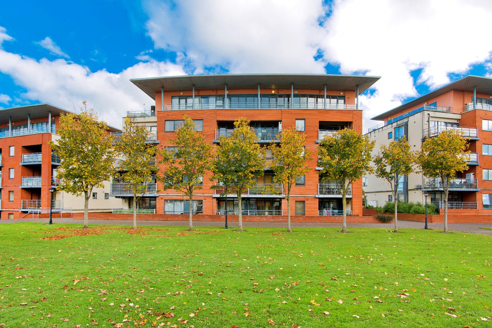 136 The Oval, Tullyvale, Cabinteely, Dublin 18, D18WT21 - DNG Estate Agents