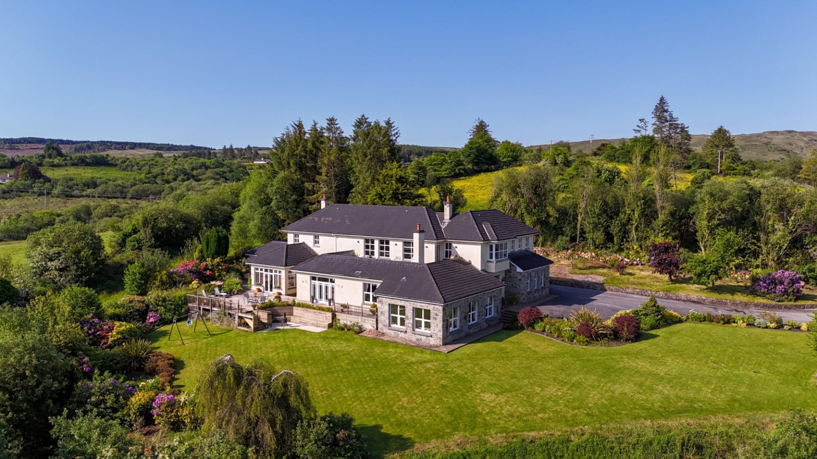 Kitts Bay - Lake Shore House Glann Road, Oughterard, Co Galway, H91PN7P - DNG Estate Agents