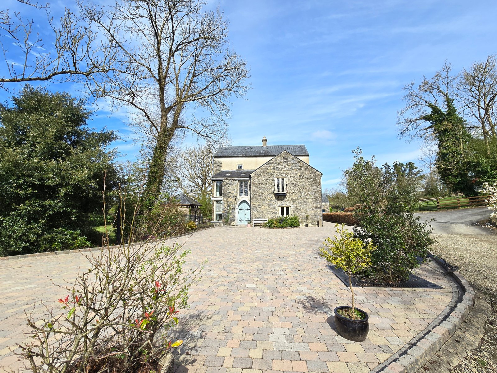 5-bed house for sale at Annagore Mill House, Sooreeny, Sixmilebridge, Co. Clare, V95T0AC