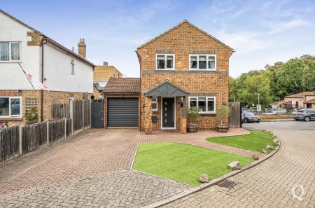 Huntersfield Close, Chatham, Kent, ME5, 18066 - Quealy & Co