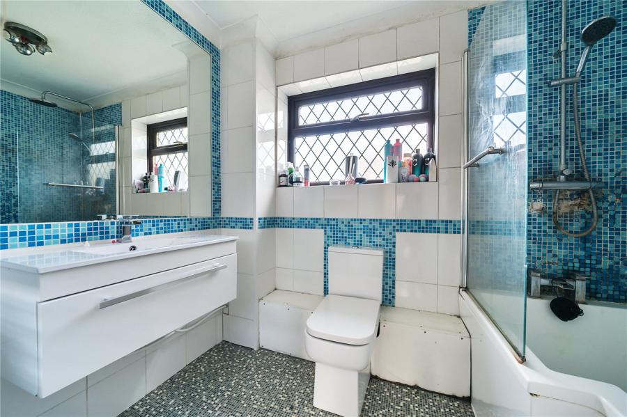 Iris Close, Chatham, Kent, ME5, 6116, image-16 - Quealy & Co