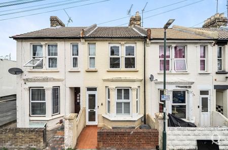 Balmoral Road, Gillingham, Kent, ME7, 17718 - Quealy & Co