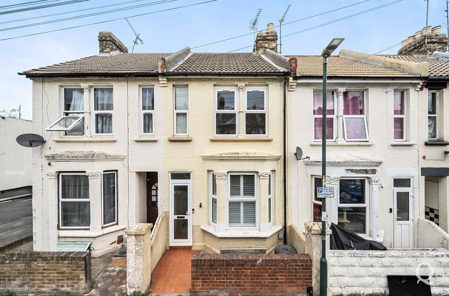 Balmoral Road, Gillingham, Kent, ME7, 17718, image-1 - Quealy & Co