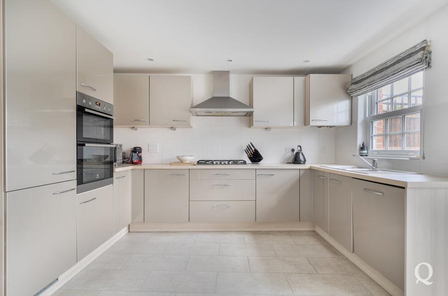 Beacon Avenue, Kings Hill, West Malling, Kent, ME19, 7921, image-2 - Quealy & Co