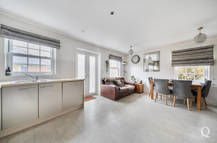 Beacon Avenue, Kings Hill, West Malling, Kent, ME19, 7921, image-10 - Quealy & Co