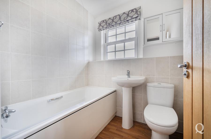 Beacon Avenue, Kings Hill, West Malling, Kent, ME19, 7921, image-12 - Quealy & Co