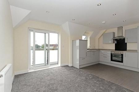 London Road, Sittingbourne, Kent, ME10, 17409 - Quealy & Co