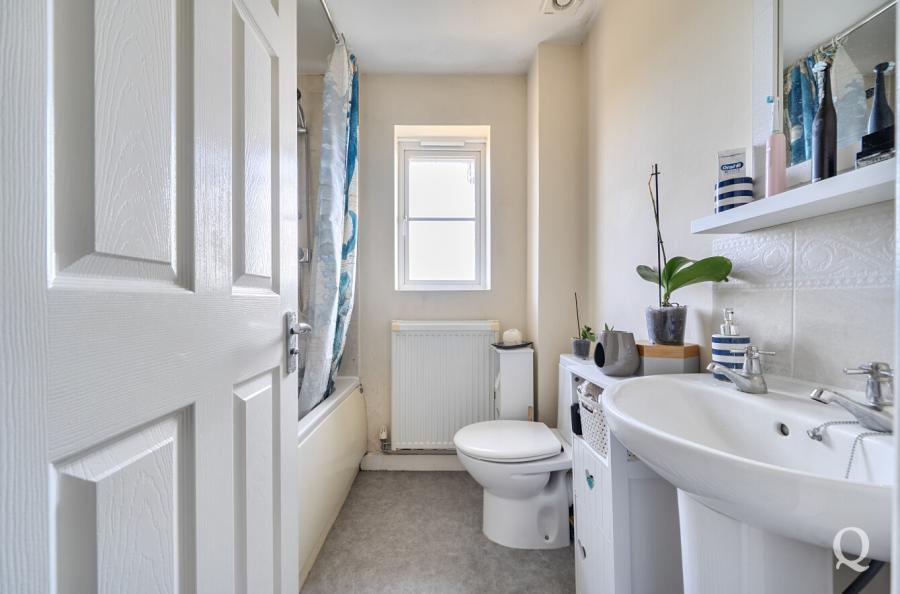 Samuel Drive, Kemsley, Sittingbourne, Kent, ME10, 11337, image-9 - Quealy & Co