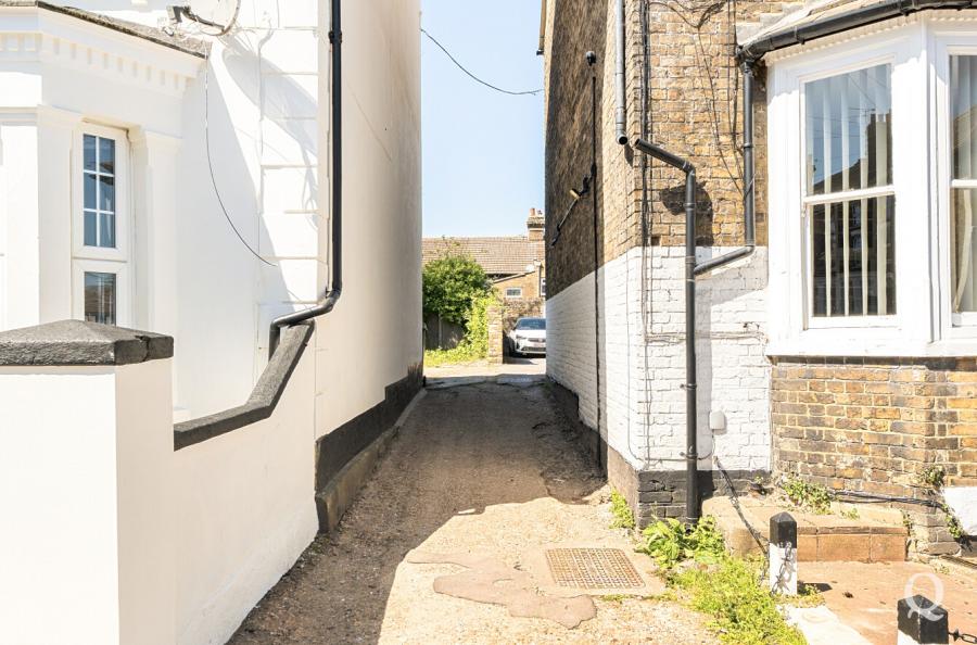 Park Road, Sittingbourne, Kent, ME10, 10643, image-15 - Quealy & Co