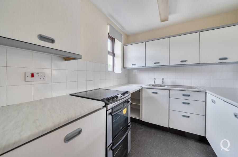 Merleburgh Drive, Kemsley, Sittingbourne, Kent, ME10, 10444, image-2 - Quealy & Co