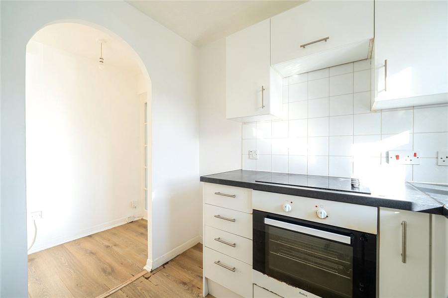 Yeates Drive, Kemsley, Sittingbourne, Kent, ME10, 10446, image-4 - Quealy & Co