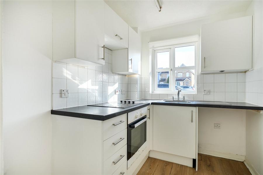 Yeates Drive, Kemsley, Sittingbourne, Kent, ME10, 10446, image-5 - Quealy & Co