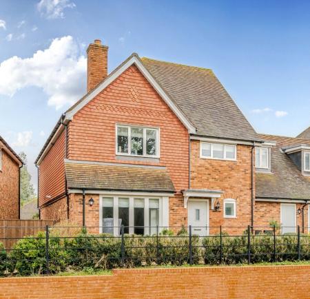 Blaxland Grange, Newington, Sittingbourne, Kent, ME9, 7828 - Quealy & Co