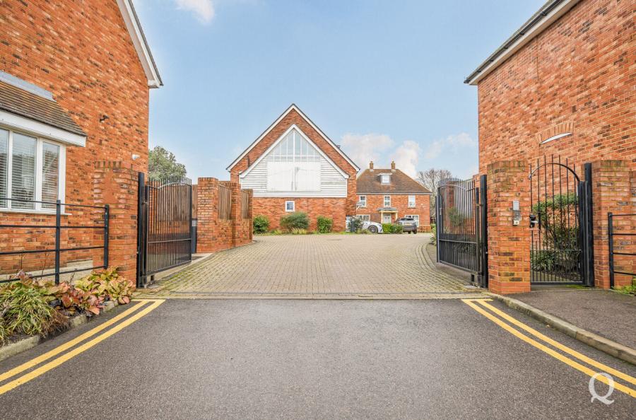 Blaxland Grange, Newington, Sittingbourne, Kent, ME9, 7828, image-22 - Quealy & Co