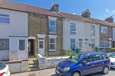 Goodnestone Road, Sittingbourne, Kent, ME10, 10449 - Quealy & Co