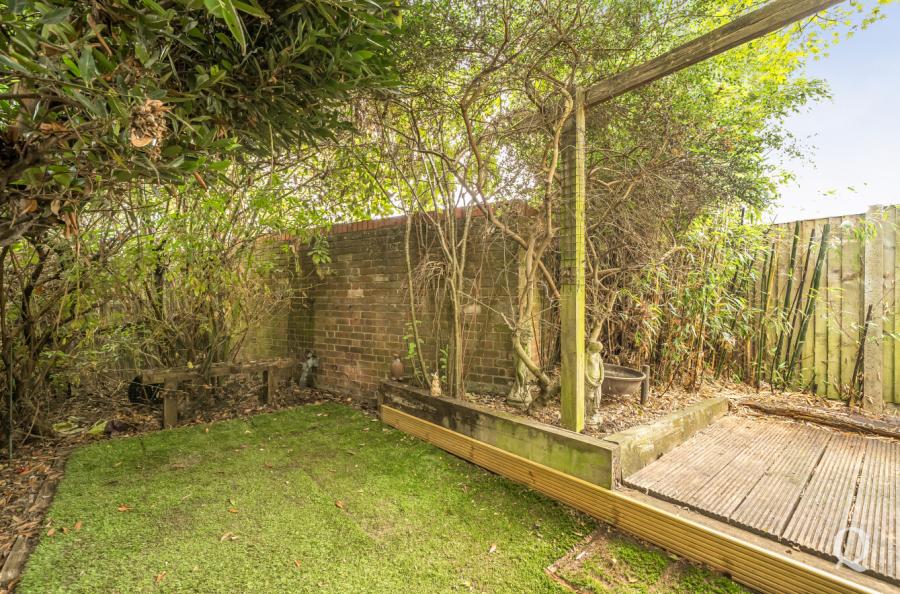 Clerke Drive, Kemsley, Sittingbourne, Kent, ME10, 11321, image-4 - Quealy & Co