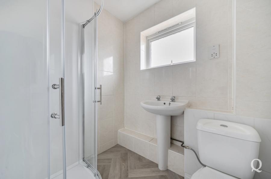 Clerke Drive, Kemsley, Sittingbourne, Kent, ME10, 11321, image-5 - Quealy & Co