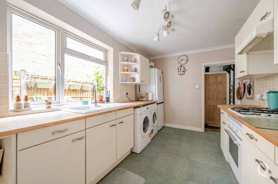 Chalkwell Road, Sittingbourne, Kent, ME10, 10162, image-2 - Quealy & Co