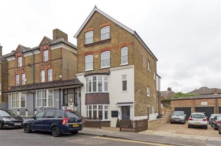 Park Road, Sittingbourne, Kent, ME10, 8679 - Quealy & Co