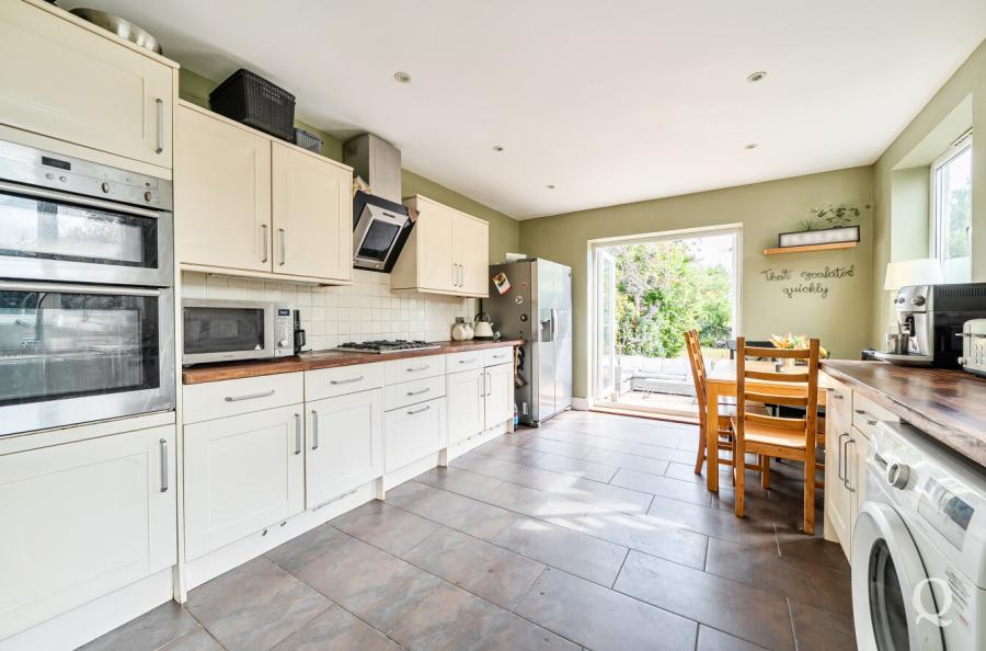 Borden Lane, Sittingbourne, Kent, ME10, 7920, image-2 - Quealy & Co