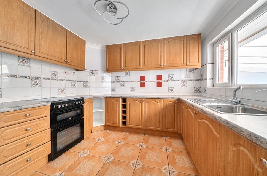 Homewood Avenue, Sittingbourne, Kent, ME10, 4712, image-11 - Quealy & Co