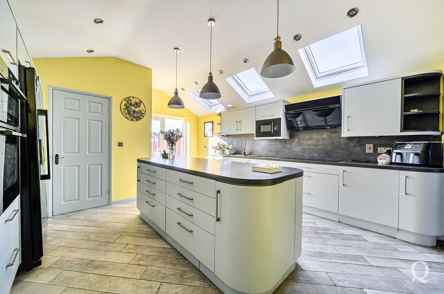 Grovehurst Road, Kemsley, Sittingbourne, Kent, ME10, 18264, image-11 - Quealy & Co