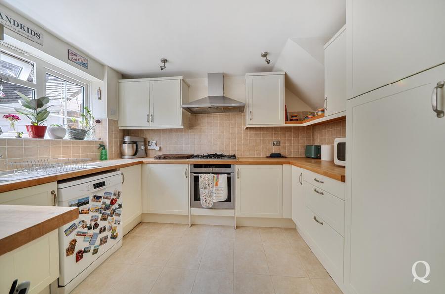 Woodcourt Close, Sittingbourne, Kent, ME10, 10280, image-2 - Quealy & Co