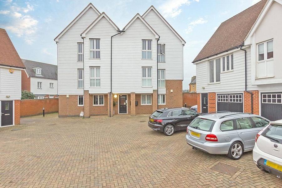 Bluebell Drive, Sittingbourne, Kent, ME10, 6137, image-1 - Quealy & Co