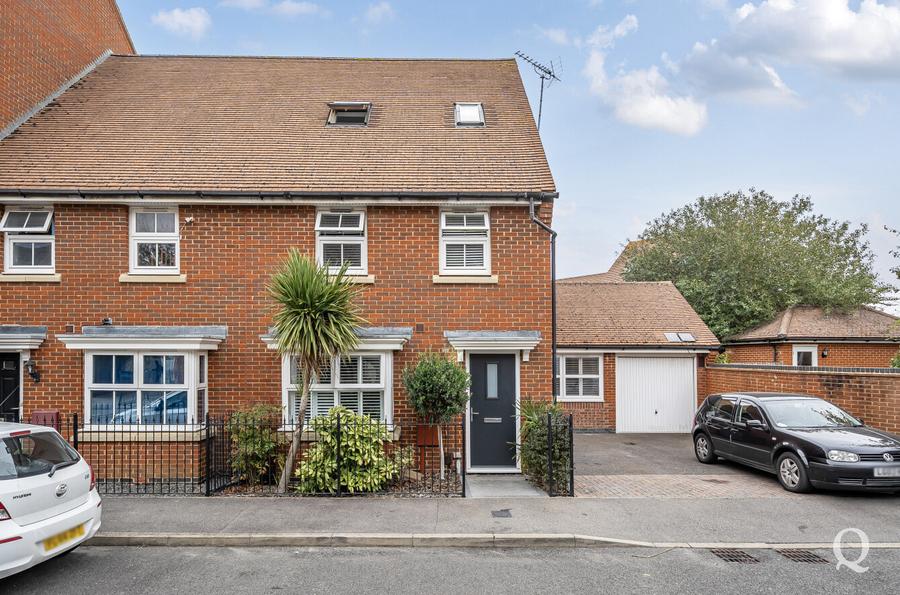 Carnation Crescent, Sittingbourne, Kent, ME10, 7784, image-23 - Quealy & Co
