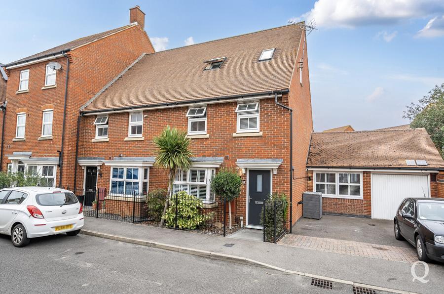 Carnation Crescent, Sittingbourne, Kent, ME10, 7784, image-2 - Quealy & Co