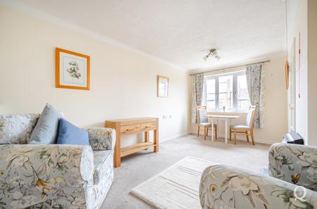 Bell Road, Sittingbourne, Kent, ME10, 6046 - Quealy & Co