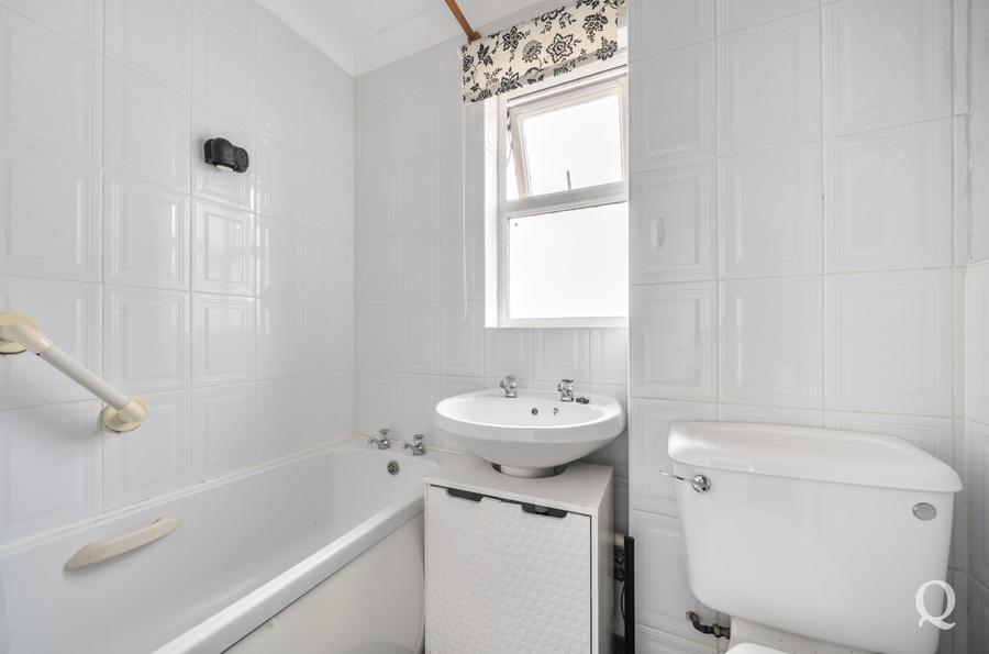 Hambrook Walk, Sittingbourne, Kent, ME10, 10914, image-7 - Quealy & Co