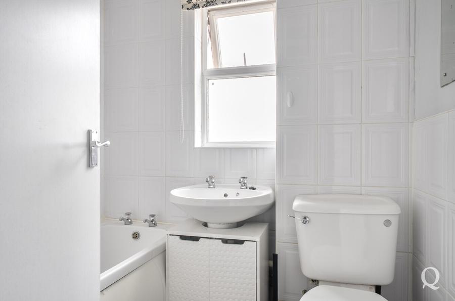 Hambrook Walk, Sittingbourne, Kent, ME10, 10914, image-12 - Quealy & Co
