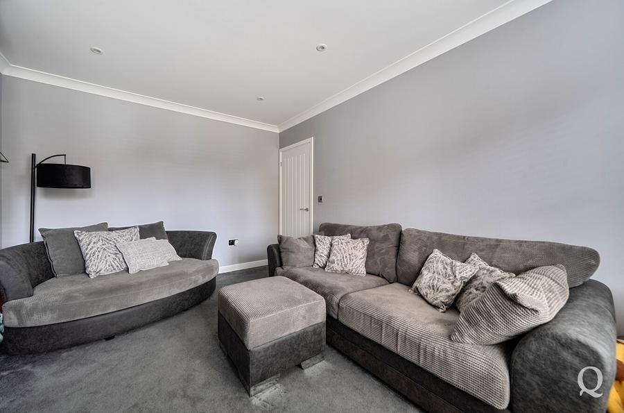 Wyvern Close, Milton Regis, Sittingbourne, Kent, ME10, 8358, image-12 - Quealy & Co