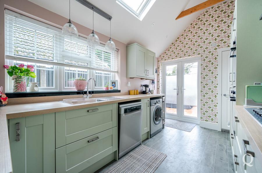 Borden Lane, Sittingbourne, Kent, ME10, 9408, image-1 - Quealy & Co