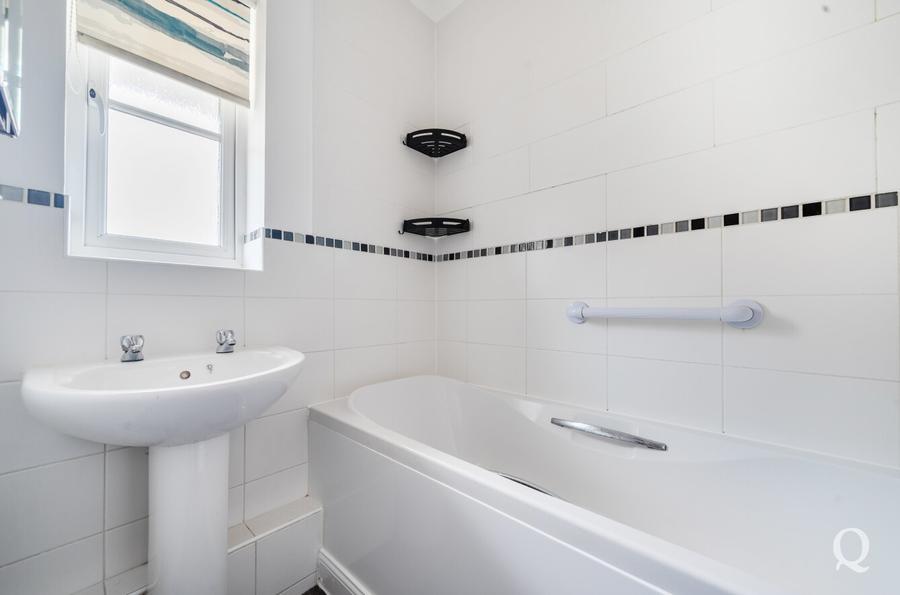 Sharfleet Crescent, Iwade, Sittingbourne, Kent, ME9, 10590, image-5 - Quealy & Co