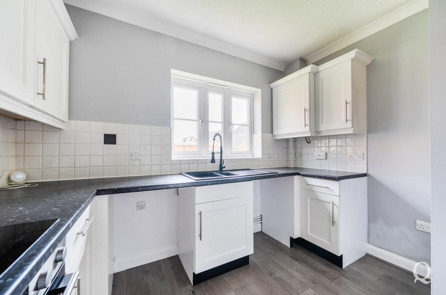 Sharfleet Crescent, Iwade, Sittingbourne, Kent, ME9, 10590, image-9 - Quealy & Co