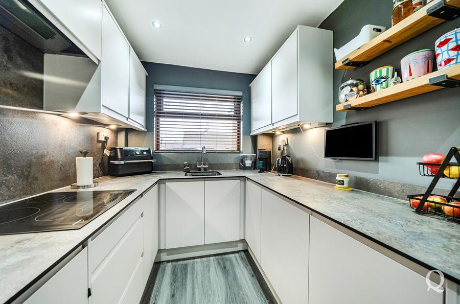 Roberts Close, Sittingbourne, Kent, ME10, 18227, image-9 - Quealy & Co