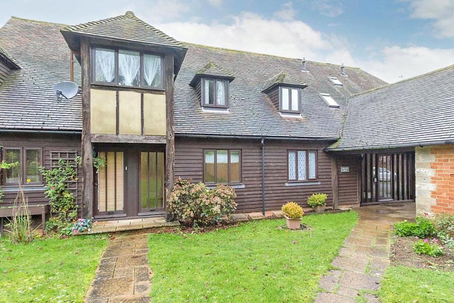 Meadows House, The Street, Sittingbourne, ME9, 3417, image-1 - Quealy & Co