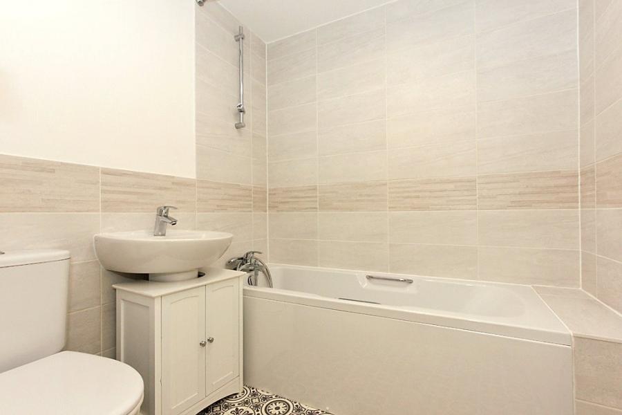 Meadows House, The Street, Sittingbourne, ME9, 3417, image-7 - Quealy & Co