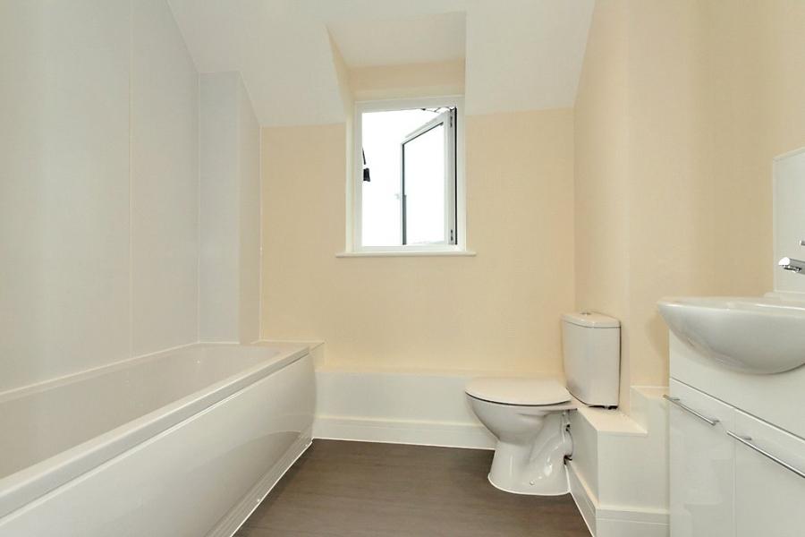 Clarity Mews, 153 155 London Road, Sittingbourne, Kent, ME10, 3810, image-9 - Quealy & Co