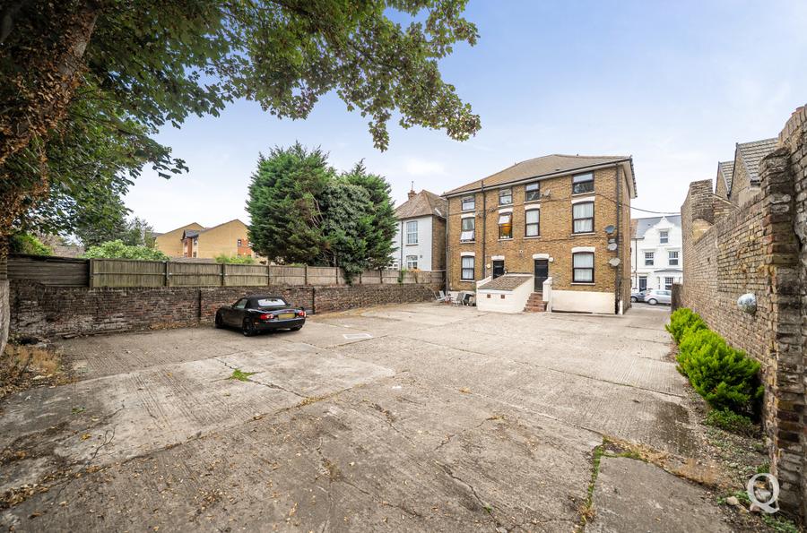 Park Road, Sittingbourne, Kent, ME10, 18262, image-9 - Quealy & Co