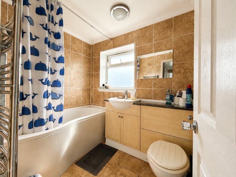 Chatsworth Drive, Sittingbourne, Kent, ME10, 17966, image-16 - Quealy & Co